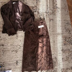 Nancy Bolen skirt set suede